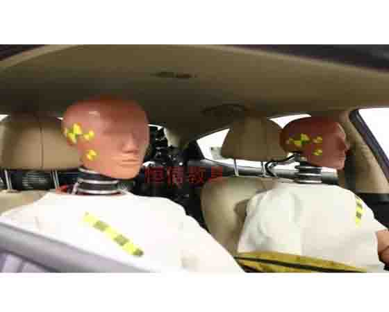 交通假人假車.jpg