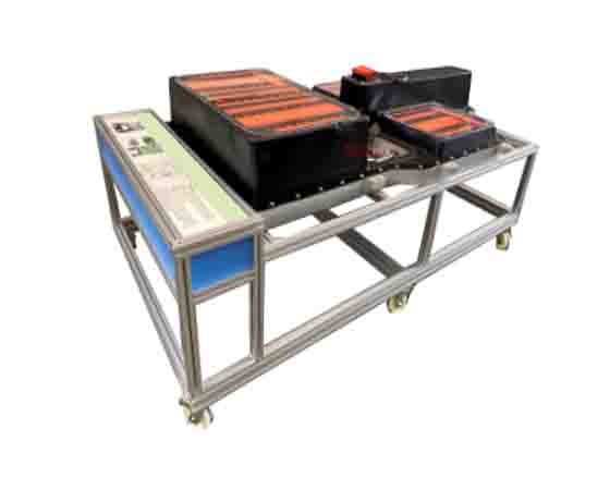 教學(xué)設(shè)備 汽車實(shí)訓(xùn).jpg